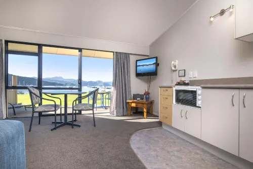Bay Vista Waterfront Motel Photos