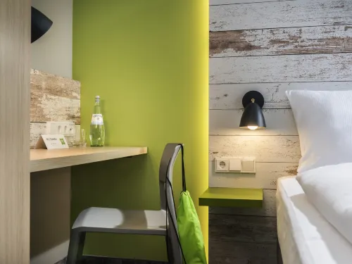 Ibis Styles Stuttgart Vaihingen Rooms Photos