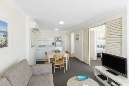 Oaks Gold Coast Calypso Plaza Suites Photos