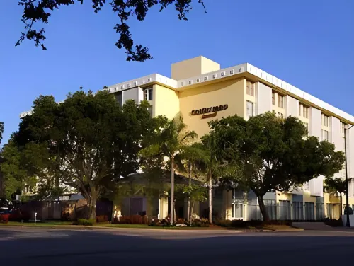 Courtyard Miami Coral Gables Exterior Photos