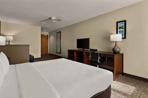 Comfort Inn & Suites Sequoia Kings Canyon Photos