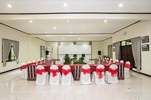 Royal Caravan Hotel & Outbound Trawas Fasilitas Bisnis Photos