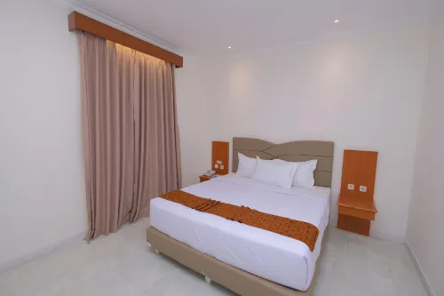 Hotel Dana Solo Photos
