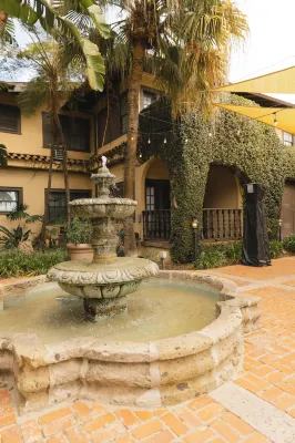 Historic Santa Maria Inn Exterior Photos