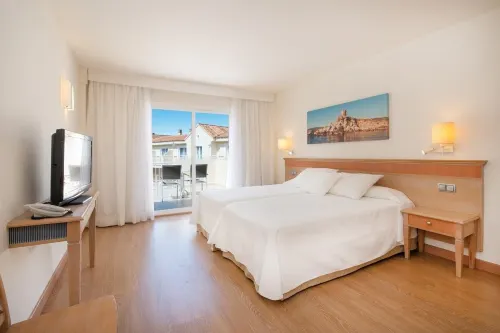 Iberostar Waves Club Cala Barca Camere Photos