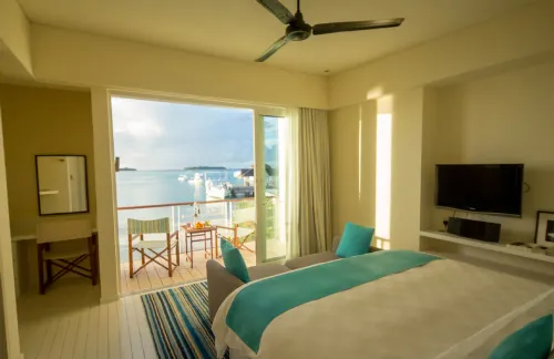 Holiday Inn Resort Kandooma Maldives - Kids Stay and Eat Free Kamar Photos
