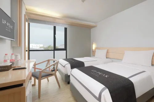Up-Peak Hotel Simpang Lima Semarang Powered by Archipelago Photos