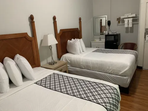 Warfield Hotel Rooms Photos