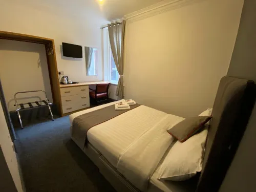 Alumhurst Hotel Photos