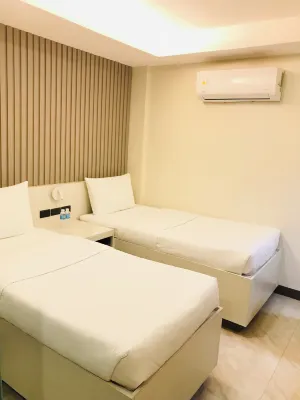 Oyster Plaza Hotel Photos