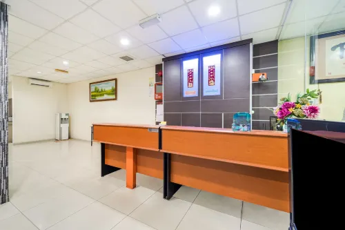 River Inn Hotel Общественные зоны Photos