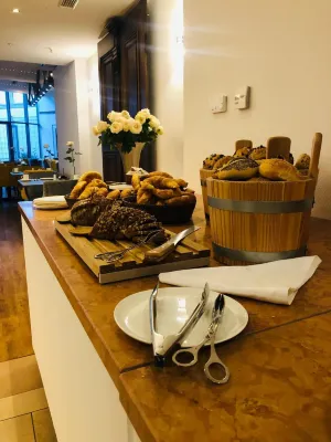 Altstadthotel Messerschmitt Dining Photos