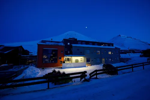 Svalbard Hotell | Polfareren Exterior Photos