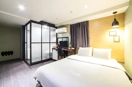 The Last Hotel Nampo Photos
