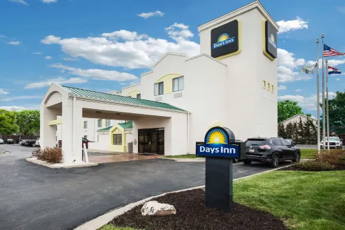 Days Inn by Wyndham Blue Springs Außen Photos