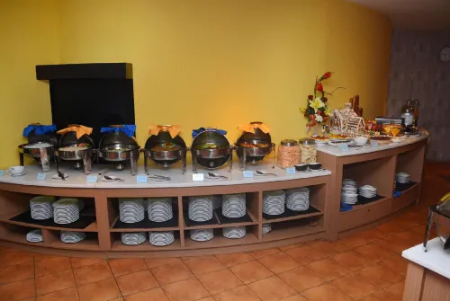 Yunna Hotel Lampung Makanan Photos