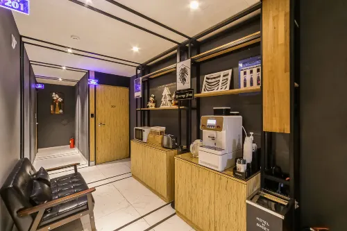 HY Realty Hotel Public Areas Photos