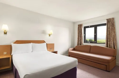 Days Inn by Wyndham Lockerbie Annandale Water Rooms Photos