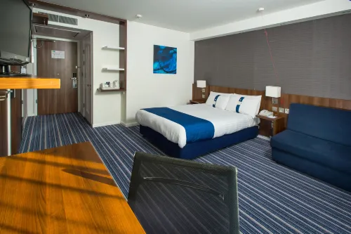 Holiday Inn Express Cambridge-Duxford M11, Jct.10 Photos