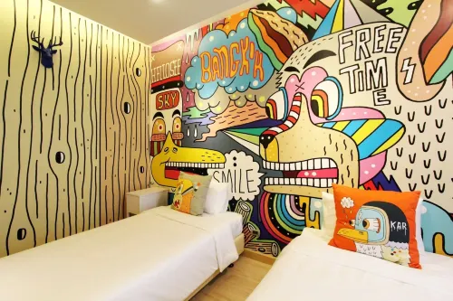 Beat Hotel Bangkok Photos