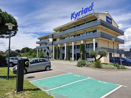 Hotel KYRIAD CARCASSONNE - Aéroport Extérieur Photos