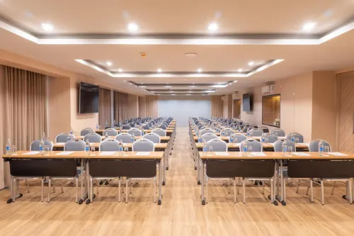 Recenta Suite Phuket Suanluang Business Photos
