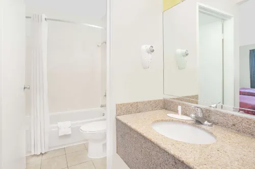 Days Inn by Wyndham Turlock Photos