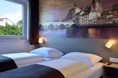 B&B HOTEL Regensburg-City Camere Photos