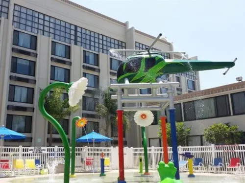 Holiday Inn & Suites Anaheim (1 Blk/Disneyland®) Leisure & Recreation Photos