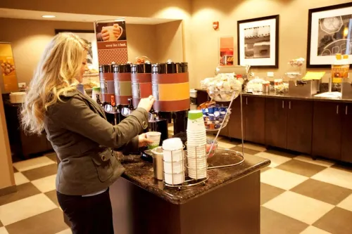 Hampton Inn & Suites Seattle/Kent Restauration Photos