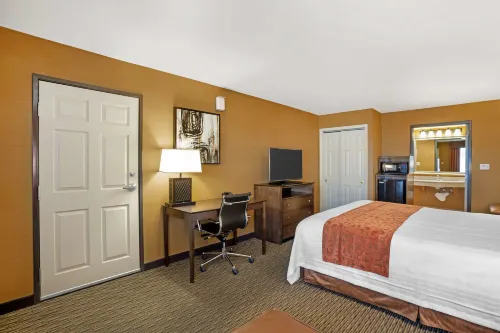 Best Western Exeter Inn  Suites Rooms Photos