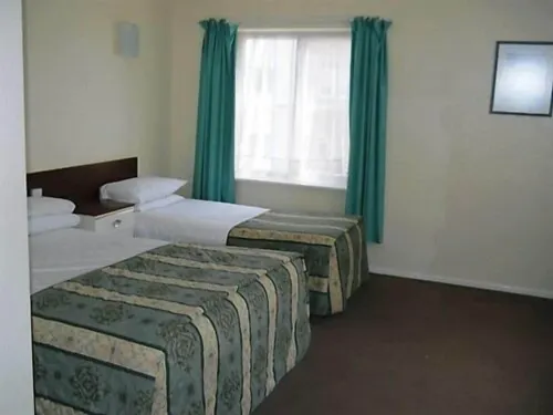 The Oakland Hotel Photos