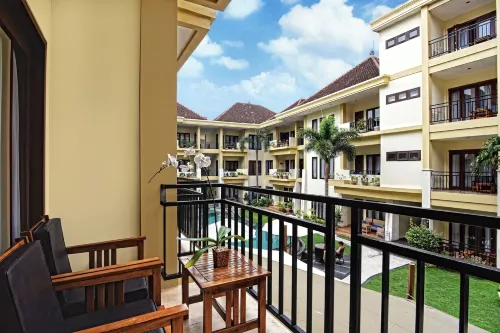 Kuta Town Houses Dekat Hotel Photos