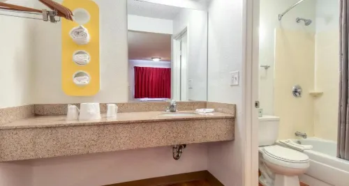 Motel 6 Carlsbad, CA - Near Legoland Rooms Photos