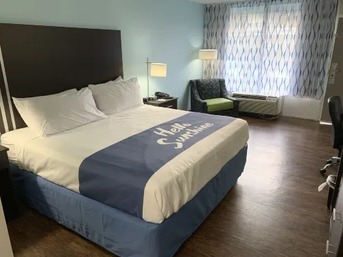Days Inn by Wyndham Goldsboro Rooms Photos