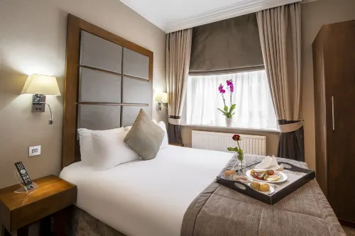 Gem Langham Court Hotel Photos