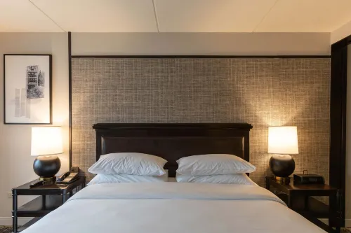 Sheraton Chicago Northbrook Rooms Photos
