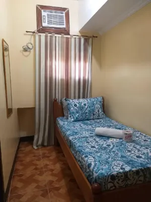 Divine Castle Travelers Inn Rooms Photos