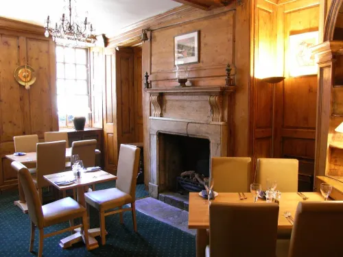 Marlborough Arms Restauranger Photos
