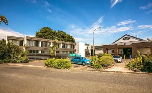 Nightcap at Waltzing Matilda Hotel Featured Photos