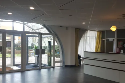 Hotelf1 Cergy Espaces publics Photos