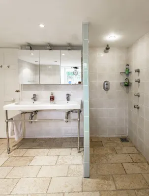 Grosvenor Villa Rooms Photos