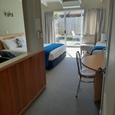 Cottage Mews Motel Rooms Photos