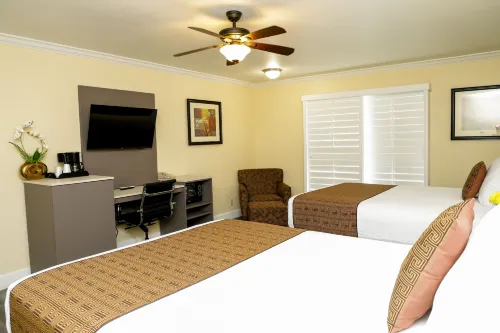 Silver Surf Motel Rooms Photos
