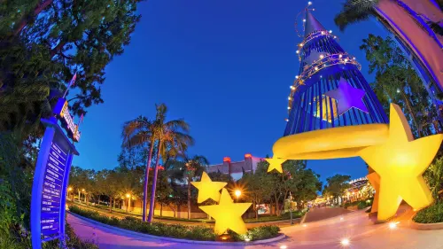 Disneyland Hotel بالقرب من الفندق Photos
