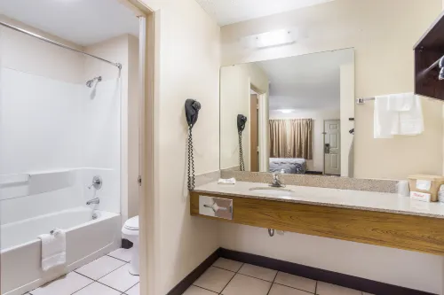 Red Roof Inn Albuquerque - Midtown Rooms Photos