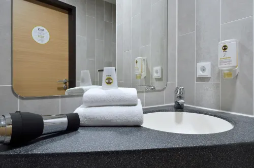 B&B HOTEL Koblenz-City Chambres Photos