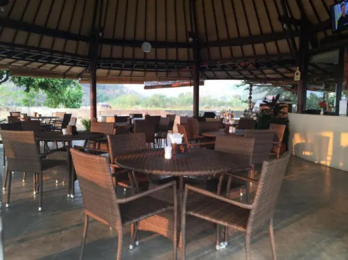 Luwansa Beach Resort Makanan Photos