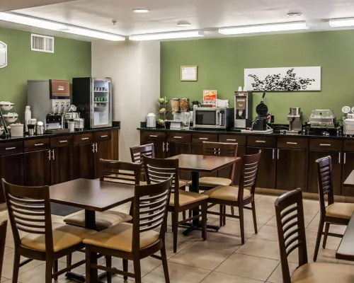 Clarion Hotel & Suites BWI Airport North Restauration Photos
