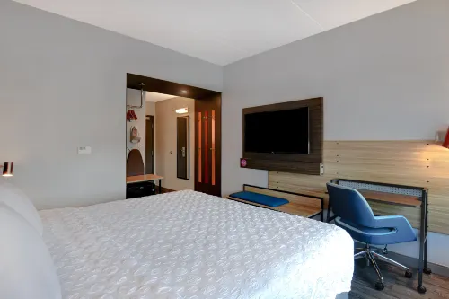 Tru by Hilton Franklin Cool Springs Nashville Rooms Photos